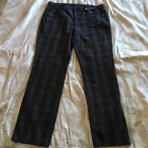 Charter Club women’s jeans petite - Picture 2 of 6